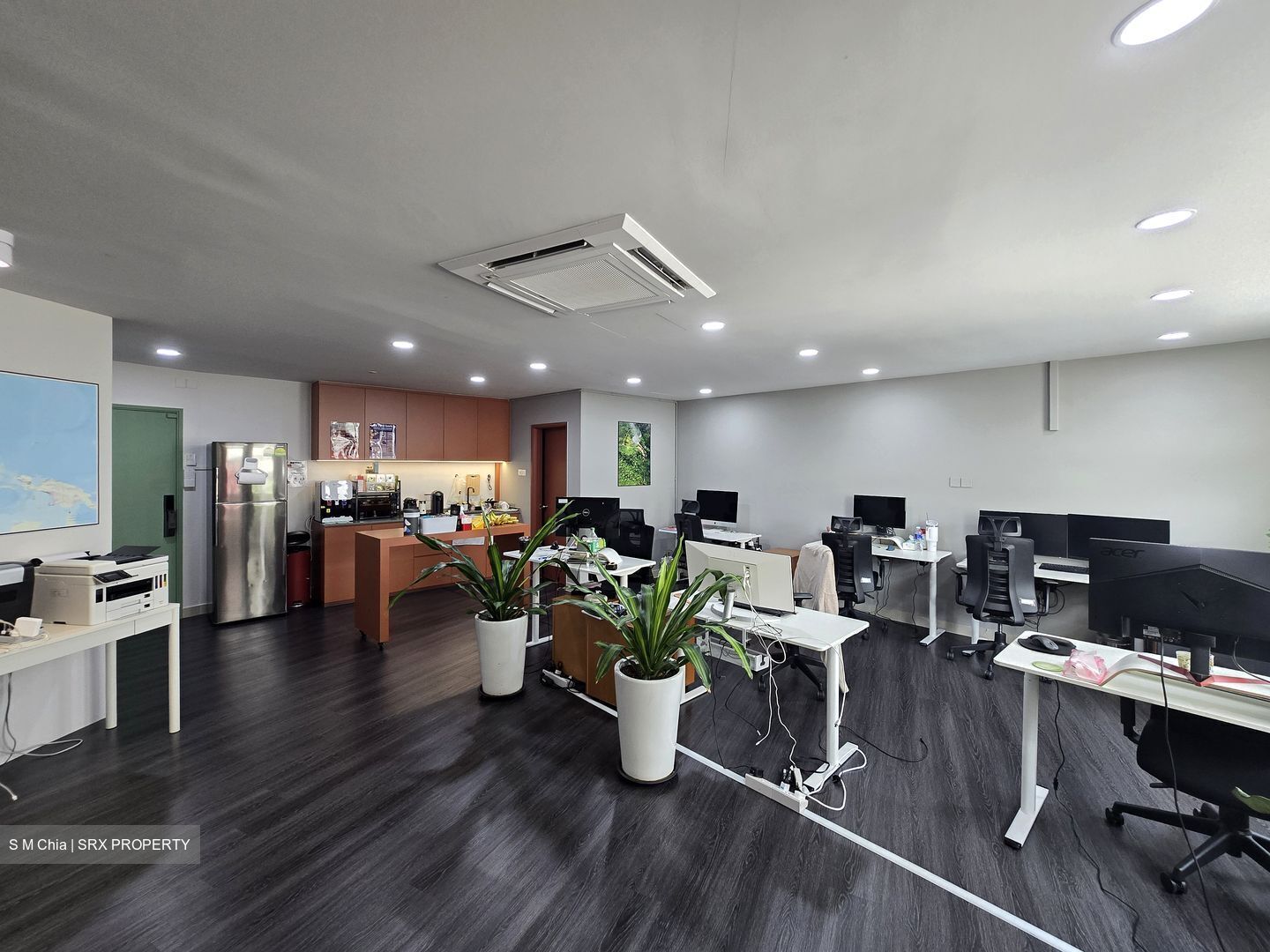 Tank Road (D9), Office #572529231